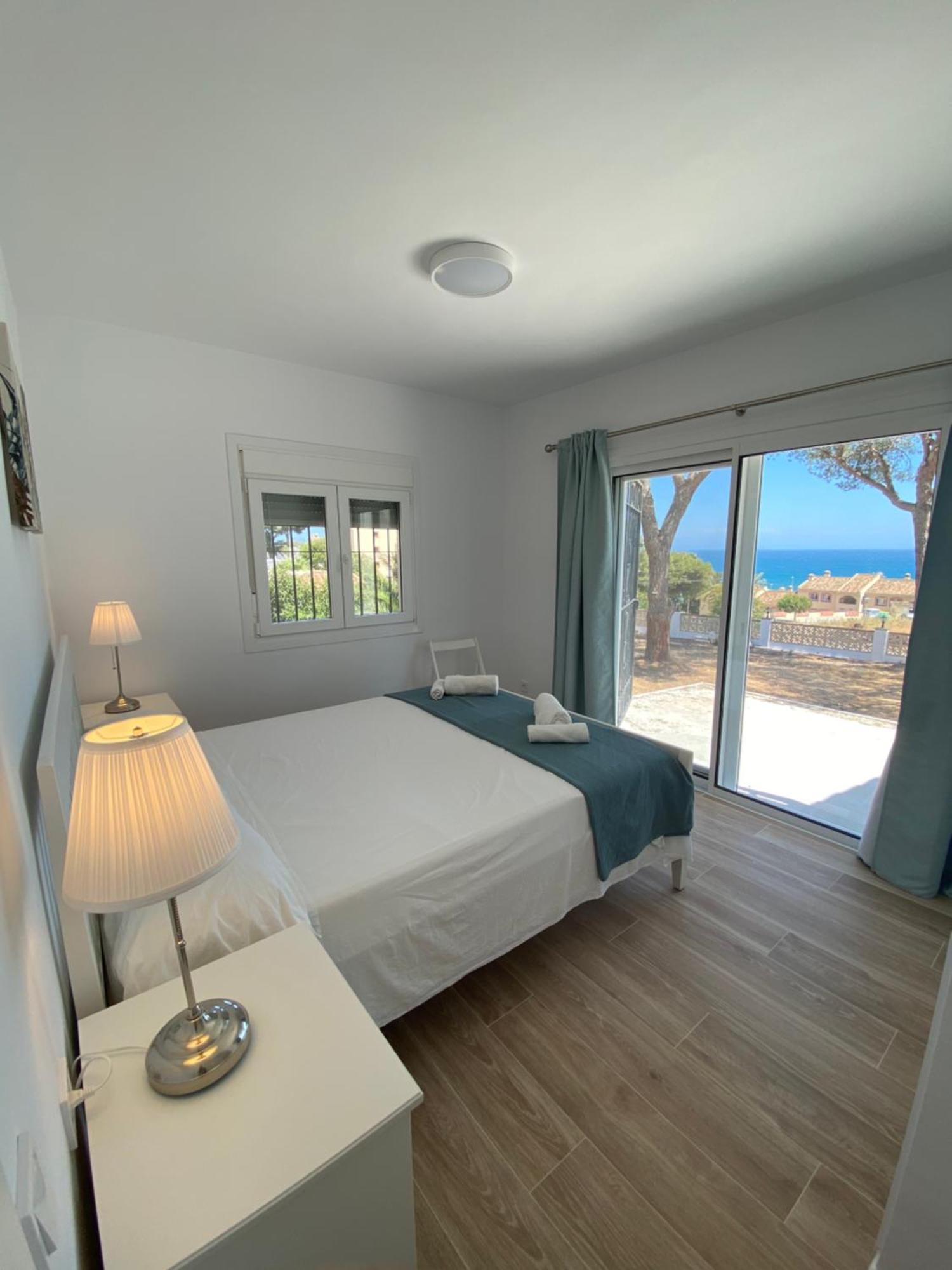 Independent Villa Beach House El Bosque La Cala De Mijas Exterior photo